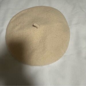 Stylish women’s Cream Wool Blend Beret 80% wool